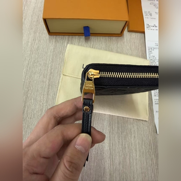 Louis Vuitton Zippy Coin Purse - Picture 4 of 14